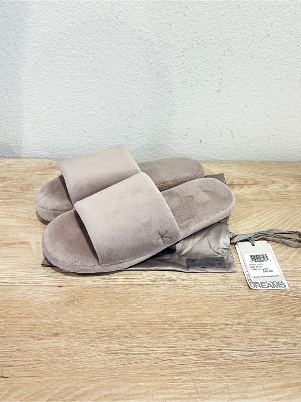 NWT Barefoot Dreams LuxeChic Slide Slipper in Deep Taupe, Size L, Retail $66